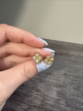 Gold plated stainless steel rhinestone clover stud earrings